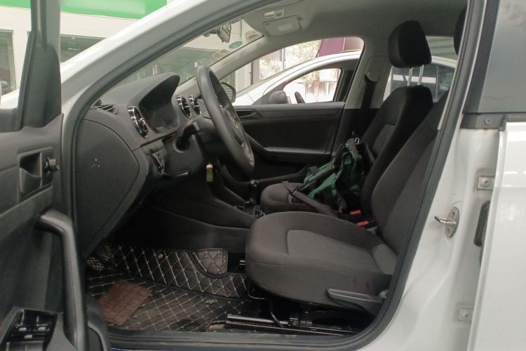 Used Volkswagen Jetta 2017 1.5L Manual Fashion Edition
