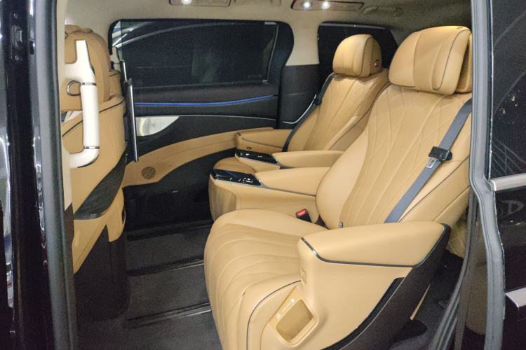 Used Denza D9 2024 DM-i 980 Four-Wheel Drive Flagship Model