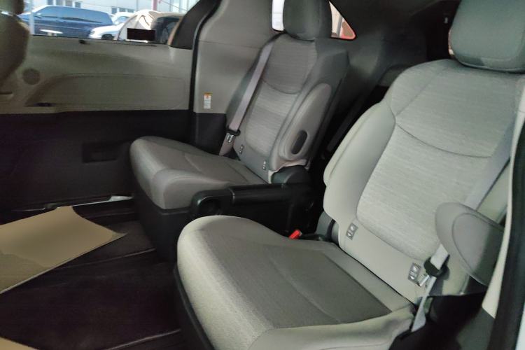 Used Toyota Sienna 2024 2.5L Hybrid Comfort Edition
