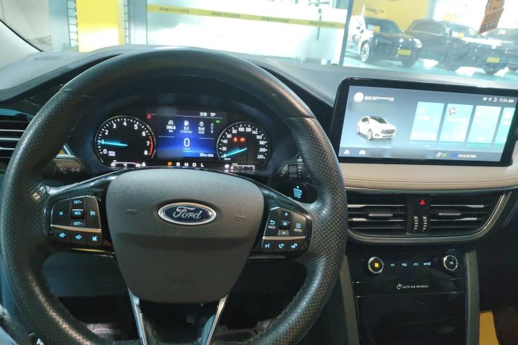 Used Ford Escape 2020 EcoBoost 245 Two-Wheel-Drive Titanium Edition
