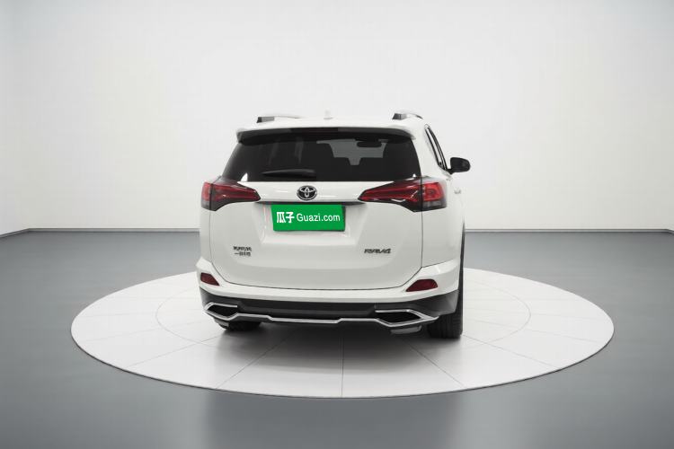 Used Toyota RAV4 2016 2.0L CVT Two-Wheel Drive Fashion Edition China V Standard
