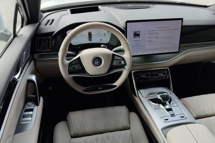 Used BYD Tang New Energy 2024 DM-i Glory Edition 112KM Flagship Model
