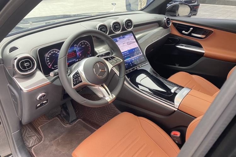 Used Mercedes-Benz GLC 2023 GLC 260 L 4MATIC Dynamic Edition 7-seater
