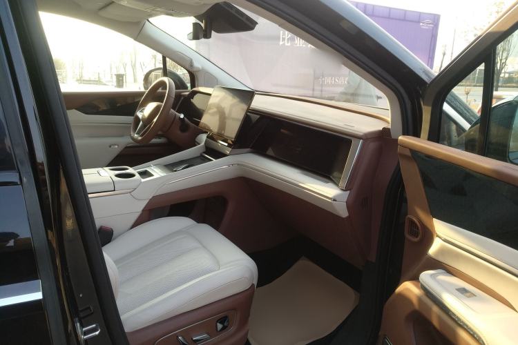 Used BYD Xia 2025 DM-i 1.5T 180km Excellence Model
