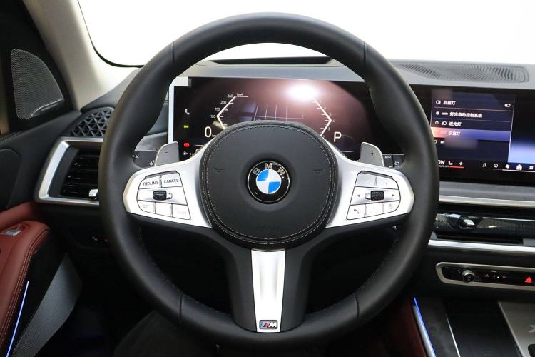 Used BMW X5 2023 xDrive 30Li Luxury M Sport Package
