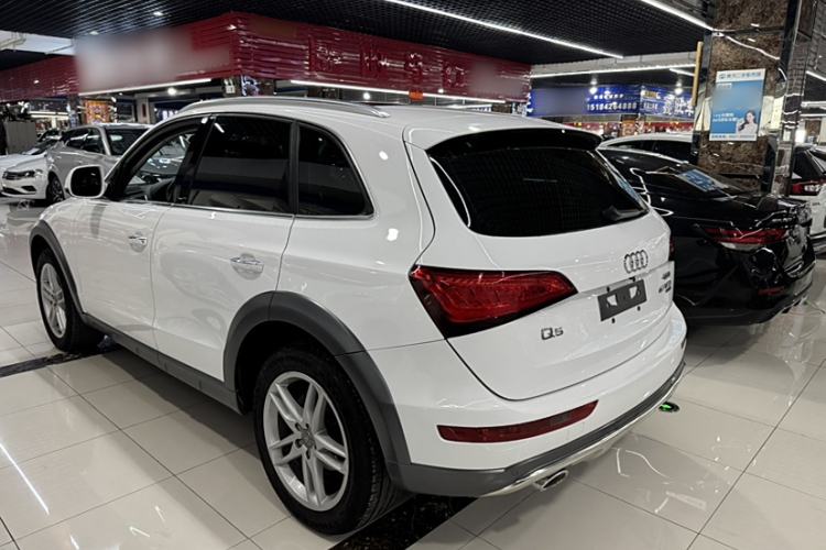 Used Audi Q5 2017 Plus 40 TFSI Technology Model
