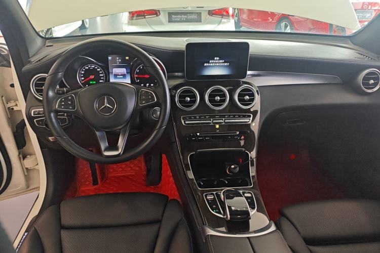 Used Mercedes-Benz GLC 2016 GLC 260 4MATIC Luxury Model