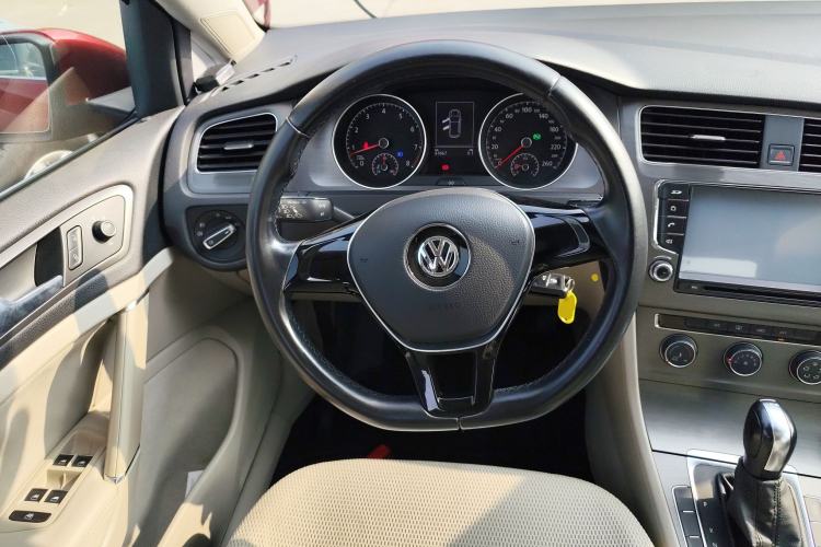 Used Volkswagen Golf 2015 1.4TSI Automatic Comfort Model
