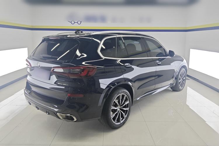 Used BMW X5 2022 Restyled xDrive 30Li Luxury Version M Sport Package
