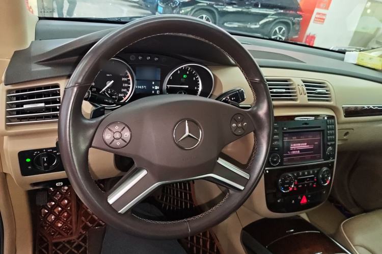 Used Mercedes-Benz R-Class 2011 R 350 L 4MATIC