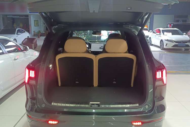 Used Lynk & Co 09 EM-P 2024 2.0TD EM-P Four-Wheel Drive ULTRA Six-Seater
