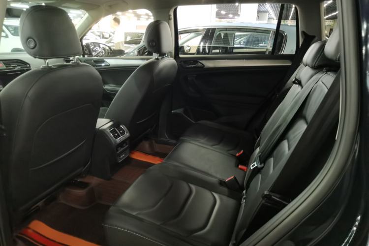 Used Volkswagen Tiguan L 2019 330TSI Automatic Two-Wheel Drive Smart Luxury Version China V Emission Standard
