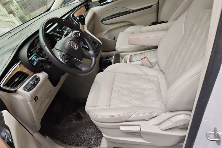 Used Buick GL8 2017 ES 28T Comfort Model China V Standard
