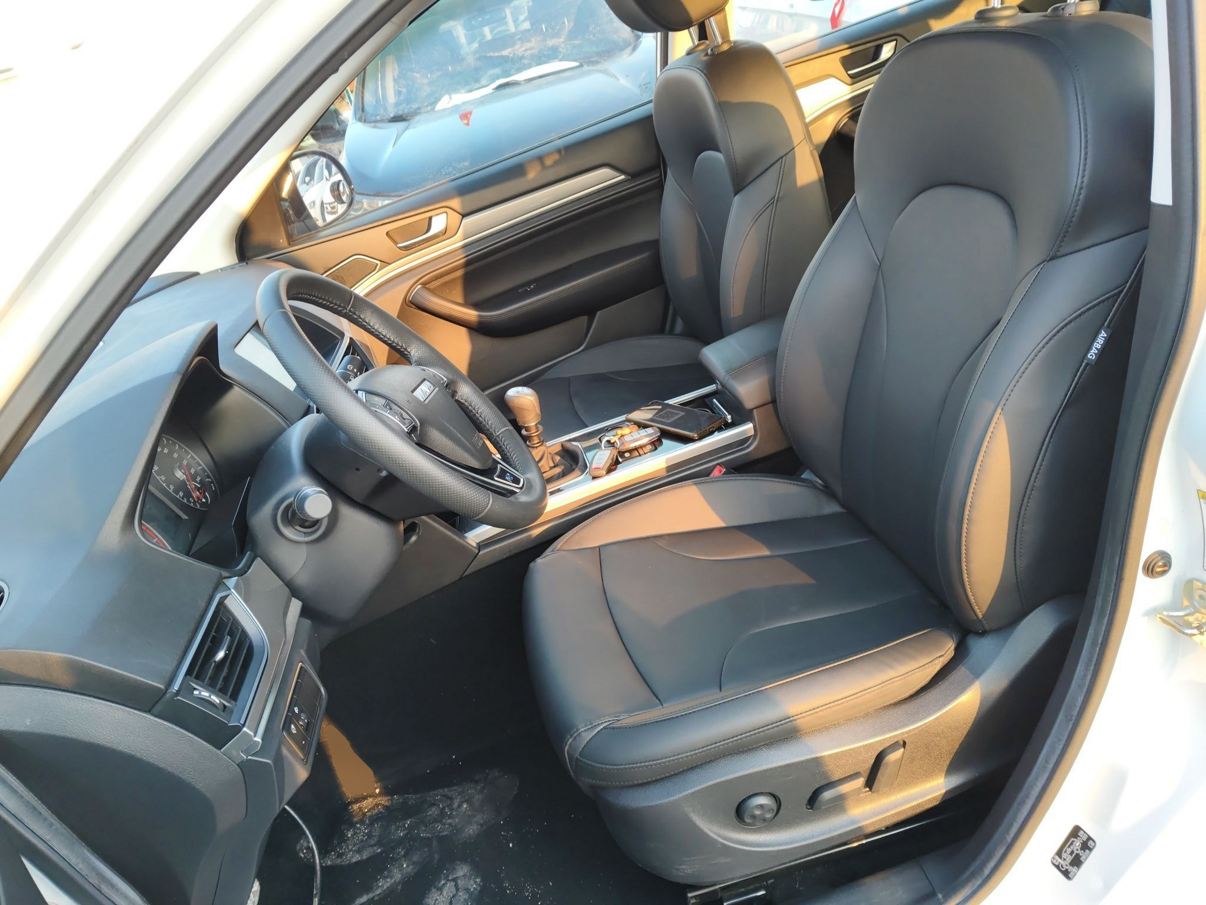 Переднее сиденье в автомобиле