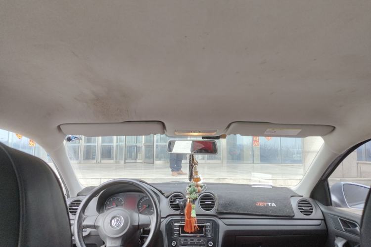 Used Volkswagen Jetta 2015 1.4L Manual Fashion Model
