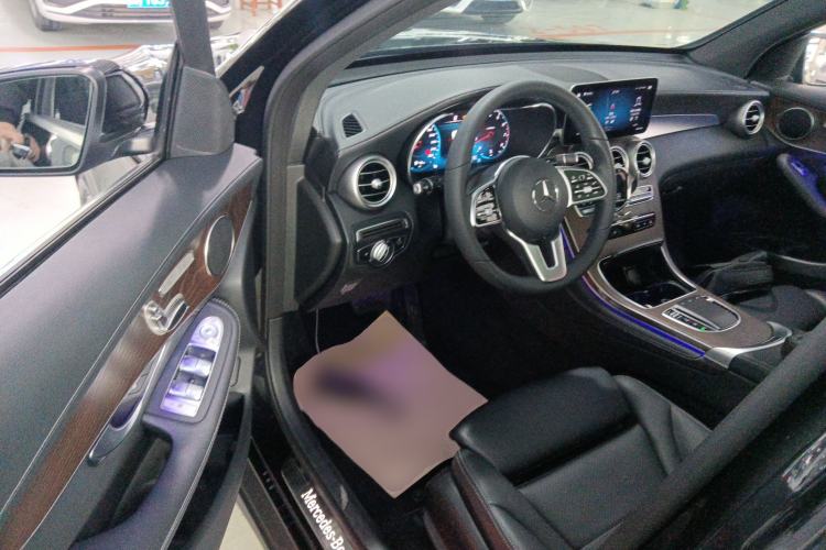 Used Mercedes-Benz GLC 2020 Facelift GLC 260 L 4MATIC Luxury Edition
