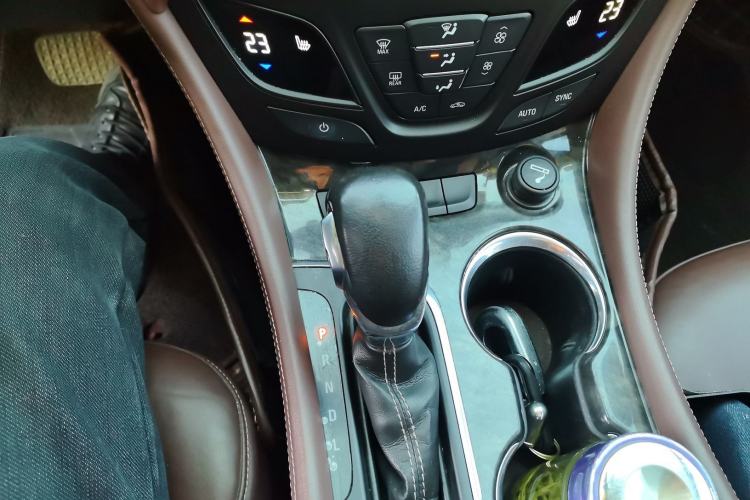 Used Buick Envision 2014 28T Four-Wheel Drive Elite Model
