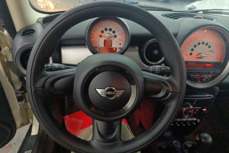 Used  MINI 2011 1.6L ONE
