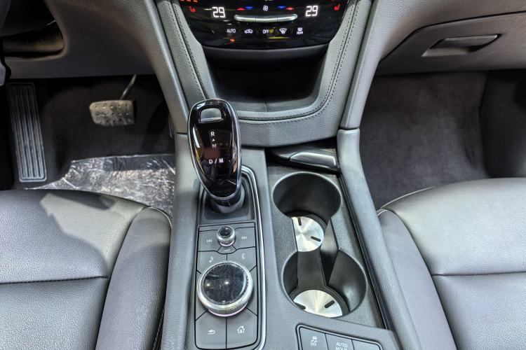 Used Cadillac XT5 2022 2.0T Two-Wheel Drive Luxury Version
