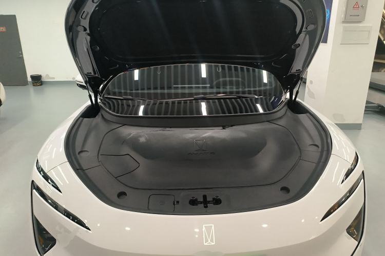 Used  12 2025 Ultra Extended-Range Edition
