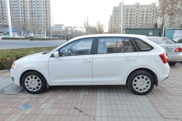 Used Skoda Rapid Spaceback 2014 1.6L Manual Enjoyment Edition