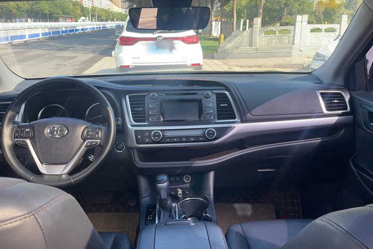 Used Toyota Highlander 2018 2.0T Four-Wheel Drive Luxury Version 7 Seats China VI Standard
