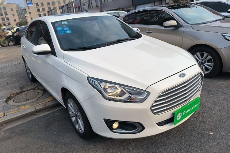 Used Ford Escort 2015 1.5L Automatic Fashion Model
