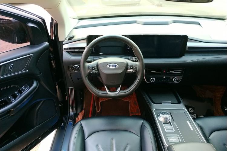 Used Ford Edge 2021 PLUS EcoBoost 245 Two-Wheel-Drive Platinum Edition 5 Seats
