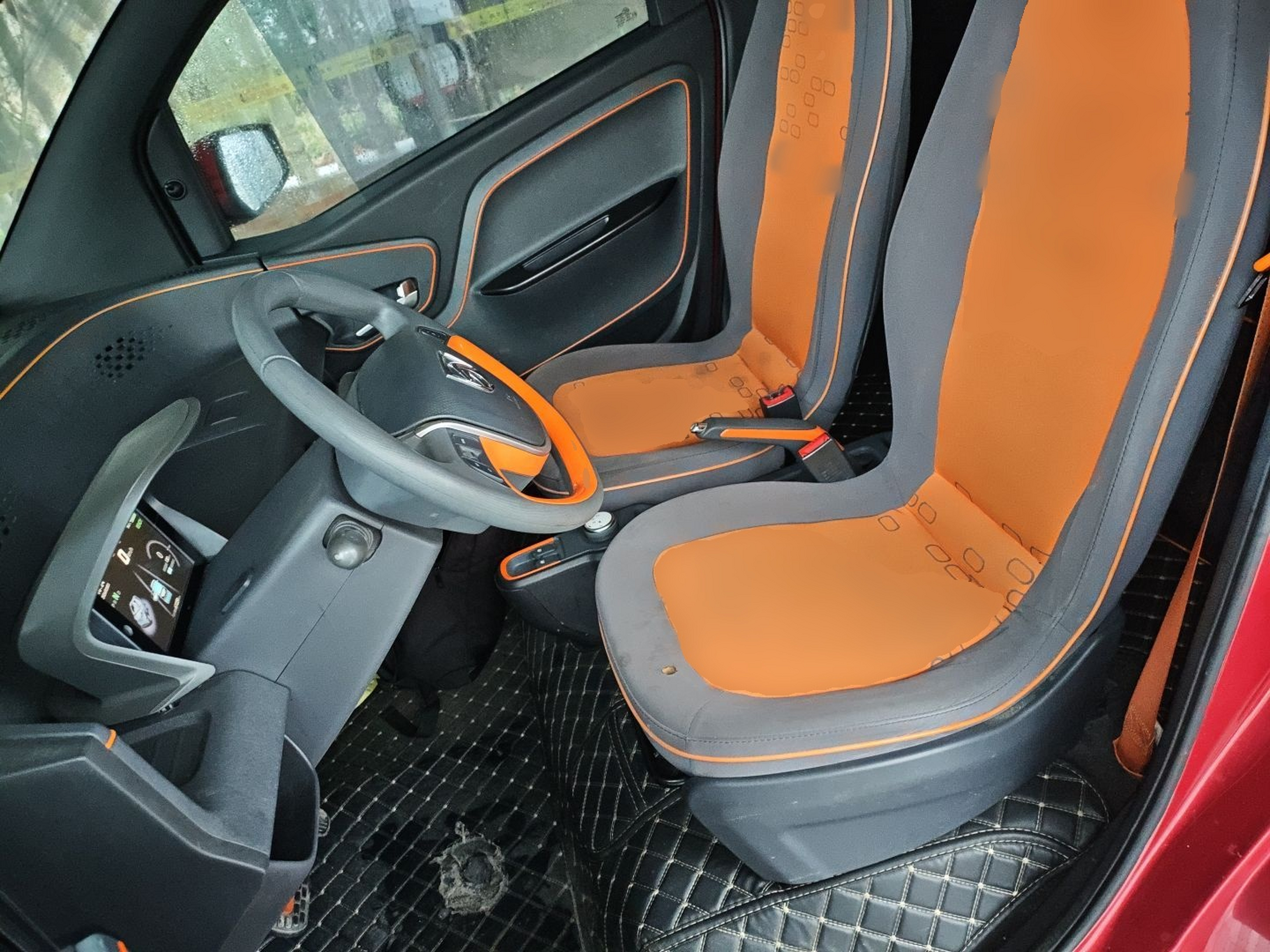 Переднее сиденье в автомобиле