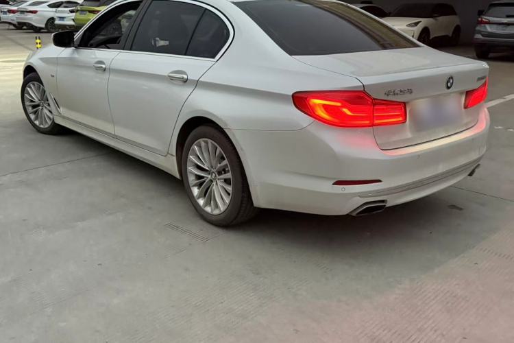 Used BMW 5 Series 2018 525Li Luxury Package

