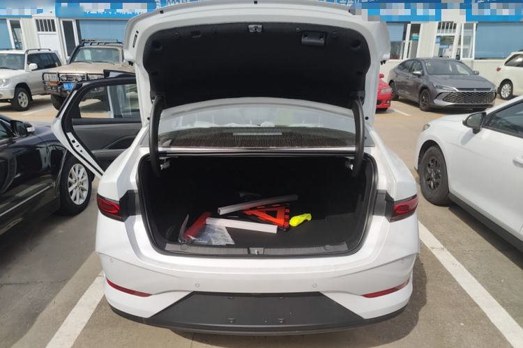 Used BYD Qin PLUS 2025 DM-i Smart Drive 55KM Leading Model
