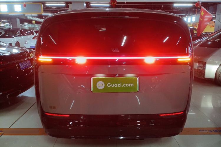 Used Li Auto MEGA 2024 Ultra Model
