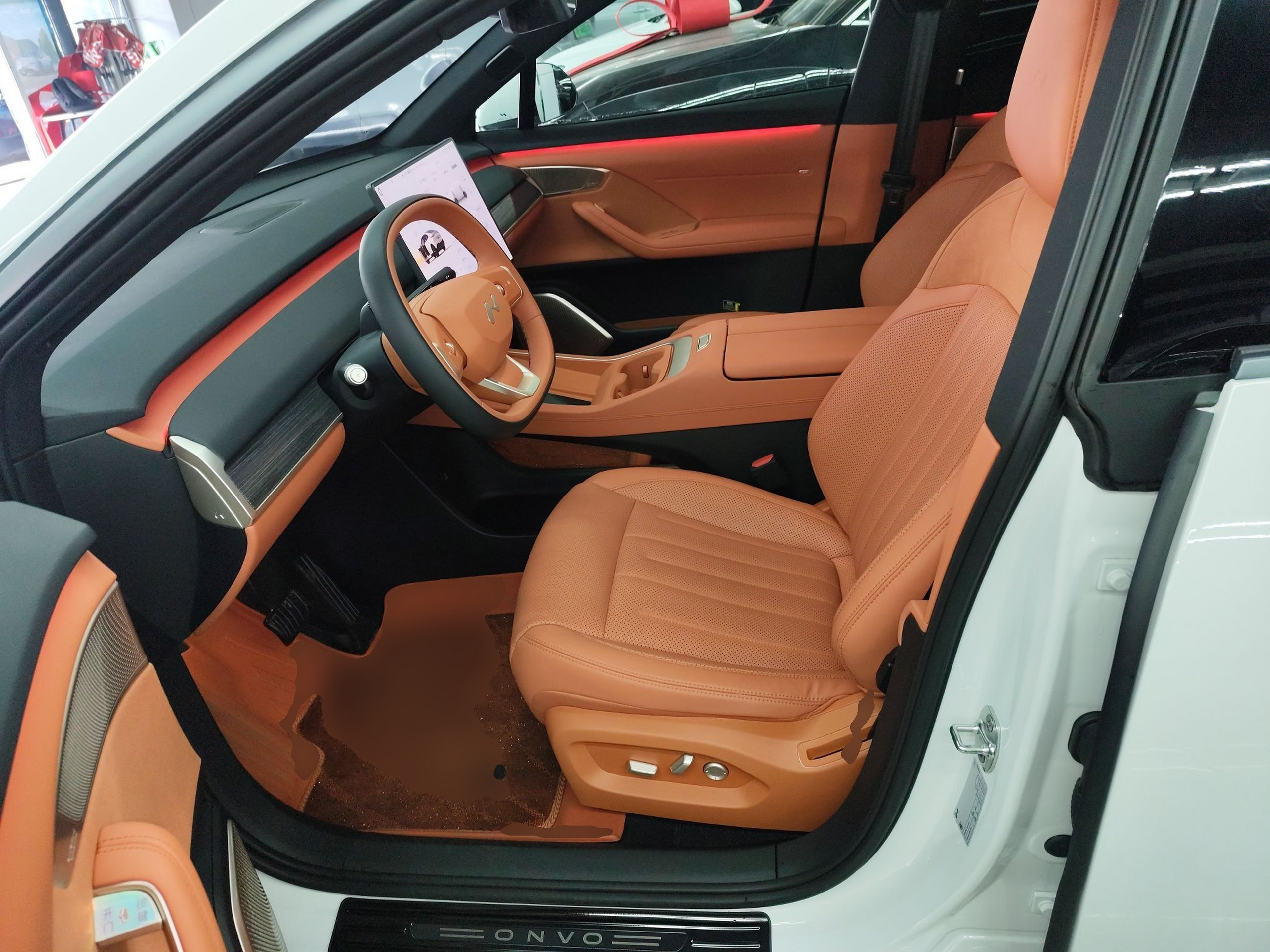 المقاعد الأمامية داخل السيارة