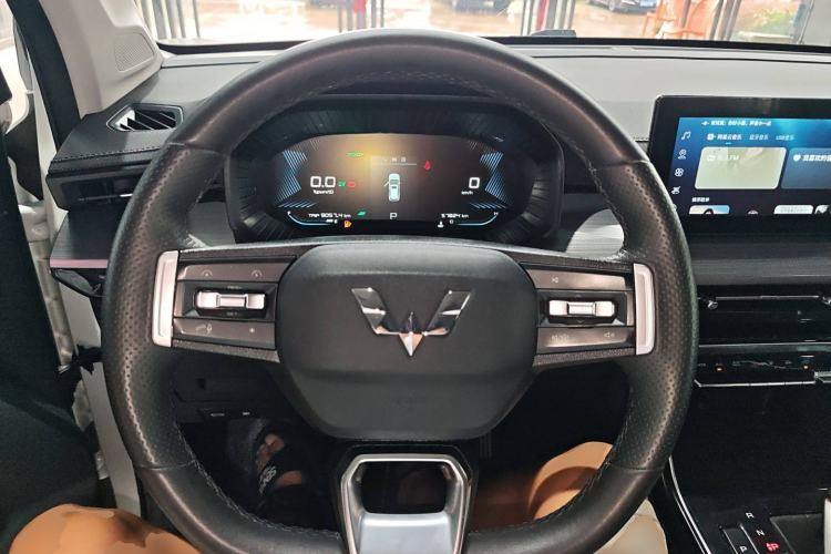 Used Wuling Asta 2022 2.0L DHT Electric-Speed Version
