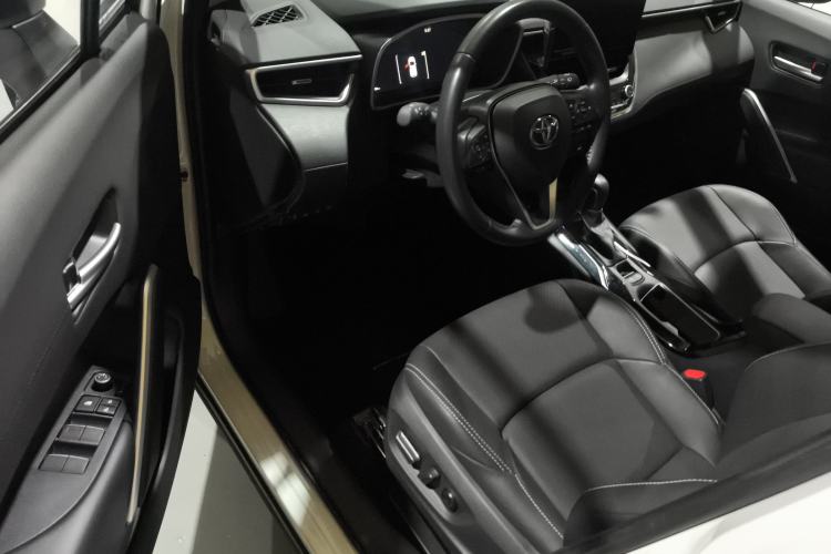 Used Toyota FRONTLANDER 2023 2.0L Smart Electric Hybrid Dual-Engine Deluxe Version
