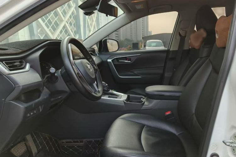 Used Toyota RAV4 2021 2.0L CVT Two-Wheel Drive Fashion Edition
