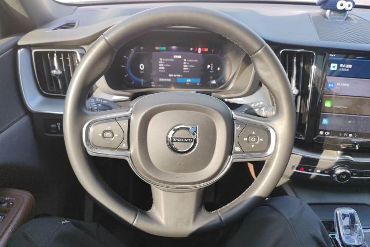 Used Volvo XC60 2022 B5 4x4 Zhiyi Luxury Edition
