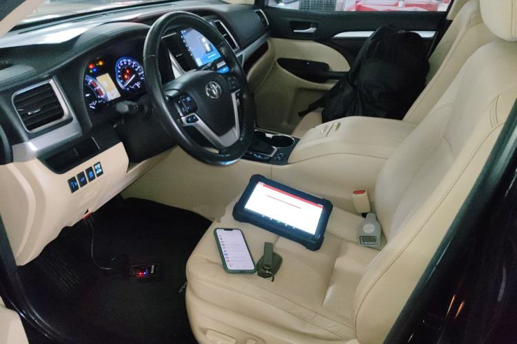 Used Toyota Highlander 2015 2.0T Four-Wheel Drive Luxury Edition 7-Seater