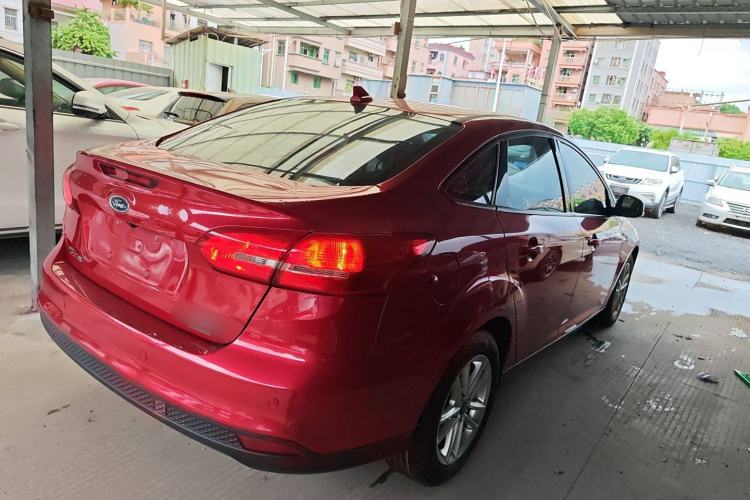 Used Ford Focus 2017 Sedan EcoBoost 125 Automatic Supreme Style SmartDrive Edition
