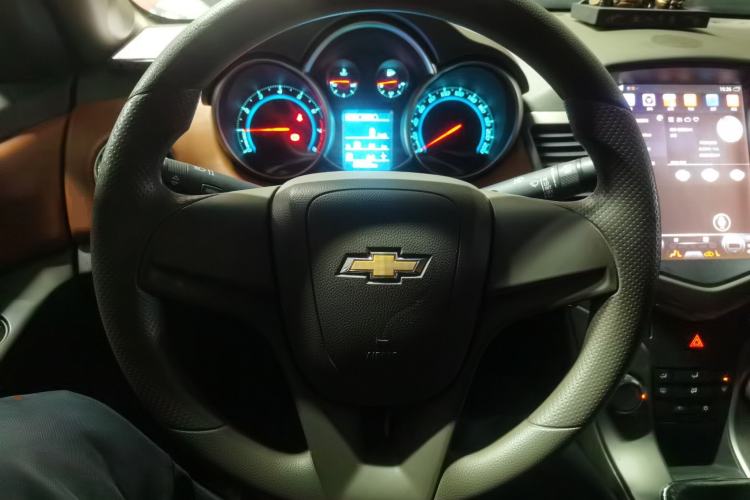 Used Chevrolet Cruze 2015 1.5L Classic SE MT
