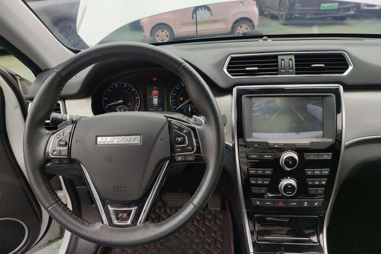 Used Haval H2 2018 Red-Label 1.5T Dual-Clutch Two-Wheel-Drive Luxury Model
