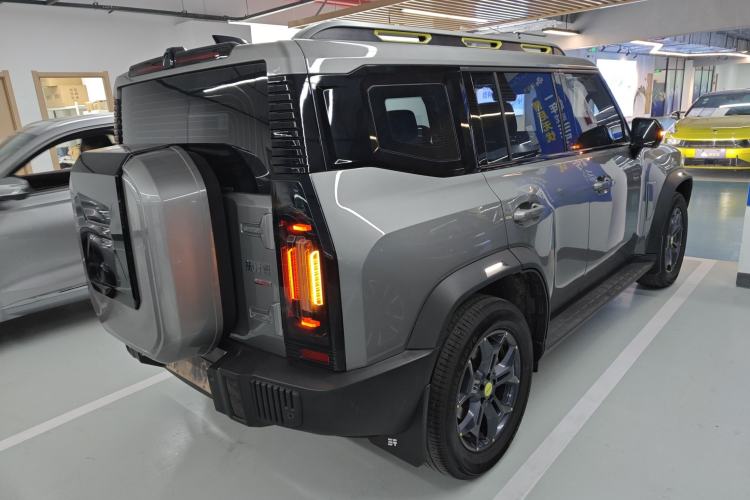 Used JETOUR Traveler 2023 2.0T All-Wheel-Drive CrossPRO
