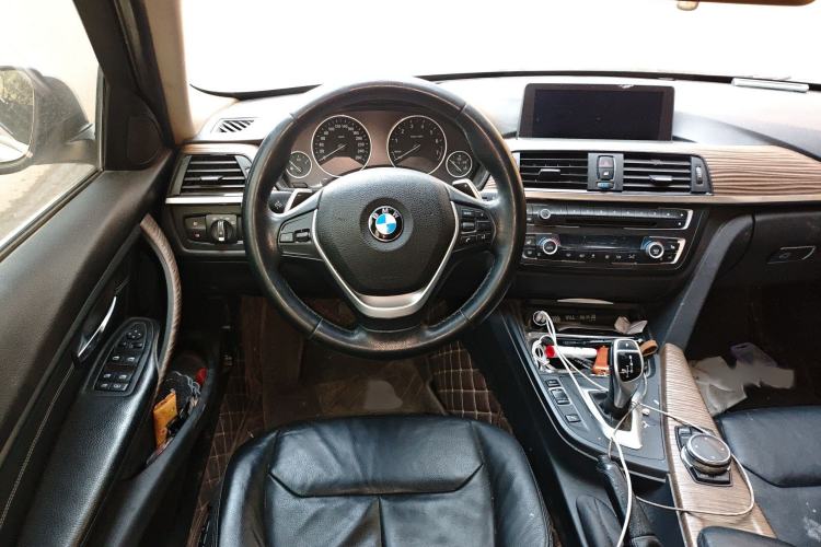 Used BMW 3 Series 2013 Facelifted 320Li Luxury Design Package