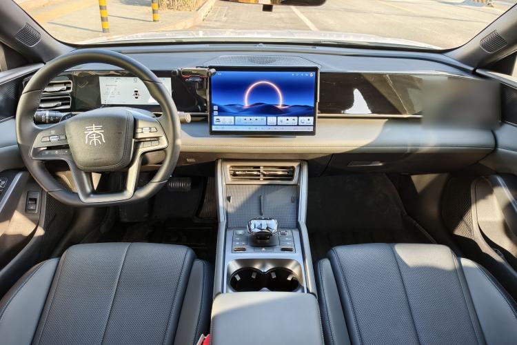 Used BYD Qin L 2025 DM-i Smart Drive 80KM Leading Model