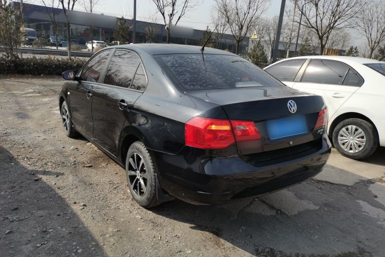 Used Volkswagen Jetta 2015 Value Edition 1.6L Manual Fashionable Style
