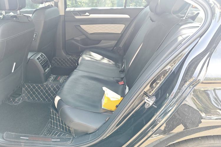 Used Volkswagen Magotan 2025 Zhongxiang Version 330TSI DSG Luxury Edition
