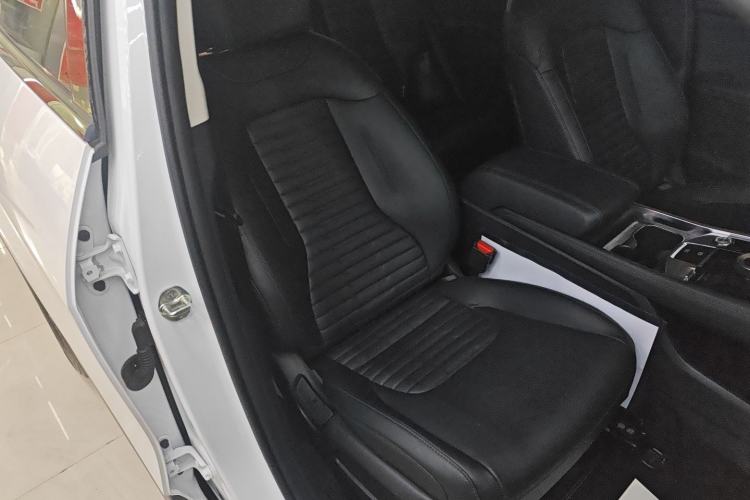 Used Kia Sportage (Chinese Domestic Model) 2023 2.0T Two-Wheel-Drive Prestige Edition