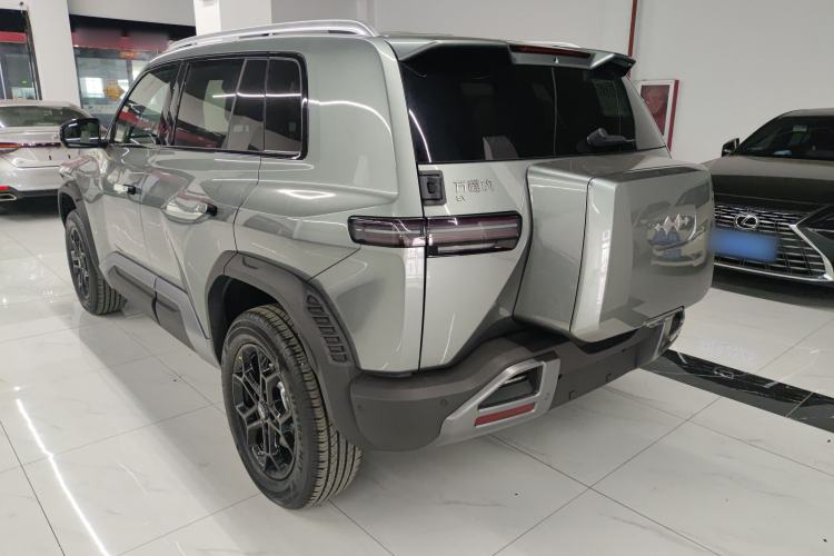 Used Formula Leopard Titanium 3 2025 501 km Range Rear-Wheel Drive Intelligent Driving Max Edition
