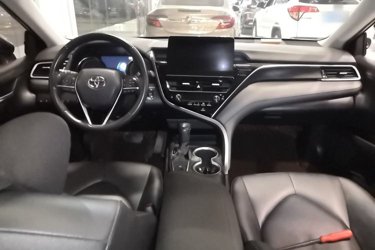 Used Toyota Camry 2021 2.0G Luxury Edition
