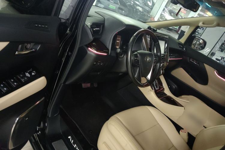 Used Toyota Alphard 2018 3.5L Luxury Edition
